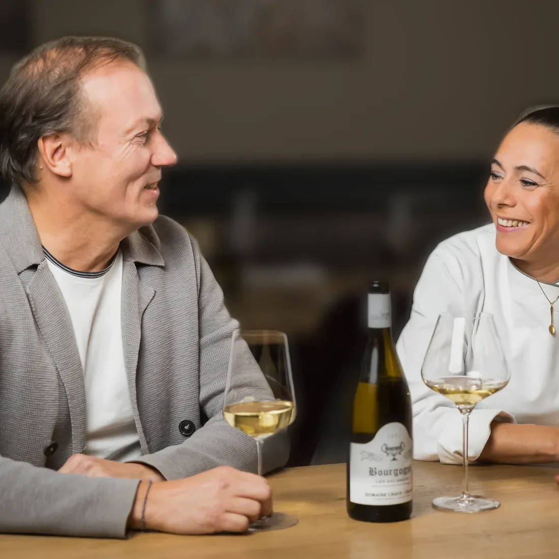 Patrick Fischbacher und Claudia De Luca am Tisch